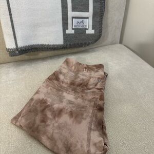 Lululemon pink tie dye leggings